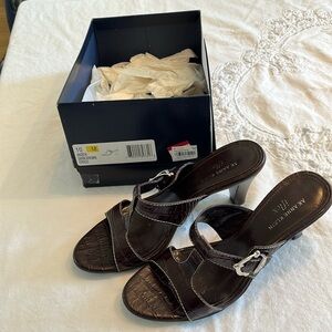 Anne Klein iflex Dark Brown slide in sandals - Size 10